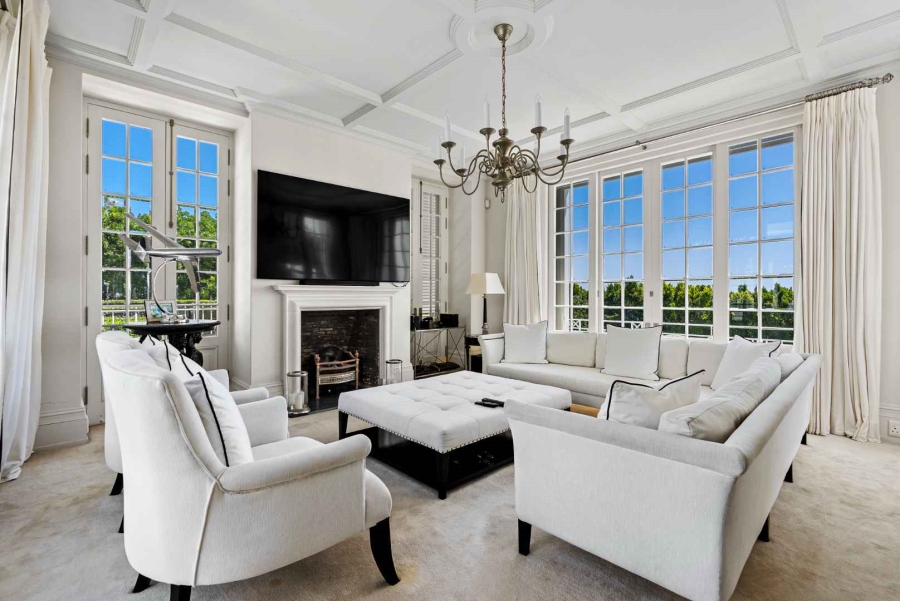 7 Bedroom Property for Sale in Fresnaye Western Cape